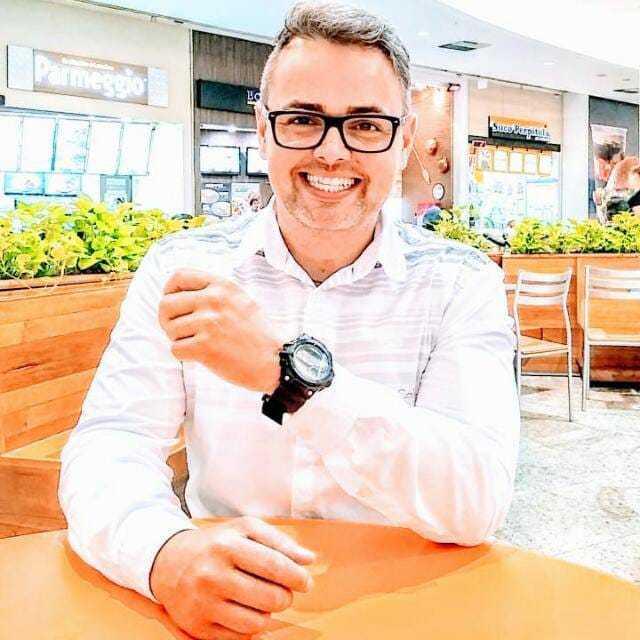Dr. Marcos Vinicius Carrijo de Freitas.